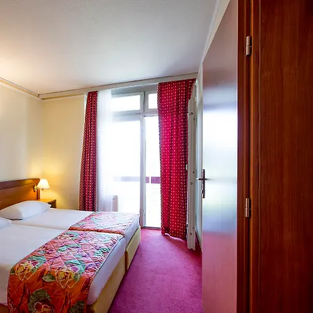 Amadria Park Niko 3* شيبينيك